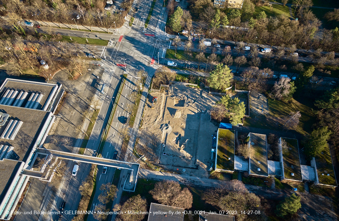 07.01.2023 - Luftbilder von der Baustelle an der Quiddestraße 'Haus für Kinder' in Neuperlach